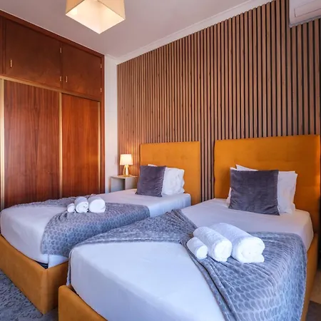 לינה וארוחת בוקר Areal De Santa Barbara Sea View *