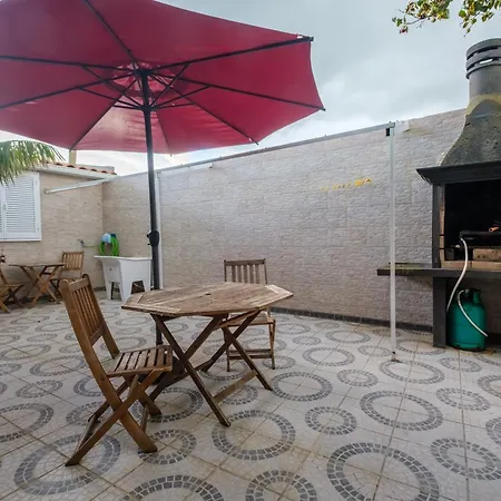 לינה וארוחת בוקר Areal De Santa Barbara Sea View